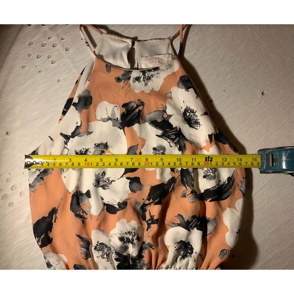 Peach Love Floral Jumpsuit Size Small - Picture 6 of 6